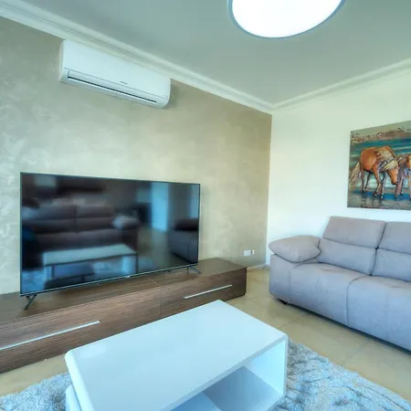 Cambridge Apartment Sliema