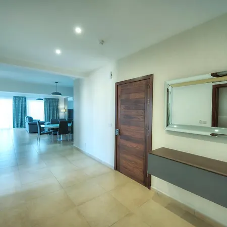 Cambridge Apartment Sliema