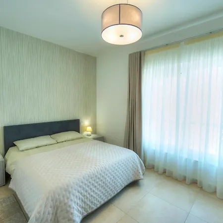 Апартаменты Cambridge Слима