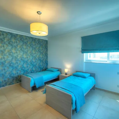 Cambridge Апартаменты *