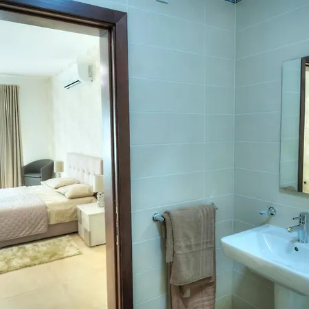 Апартаменты Cambridge *